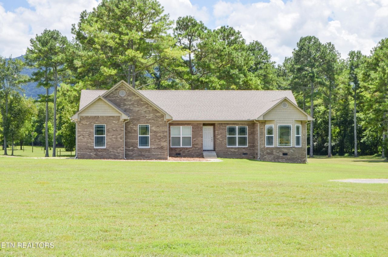 241 Terry Rd, Pikeville, TN 37367 Main Photo