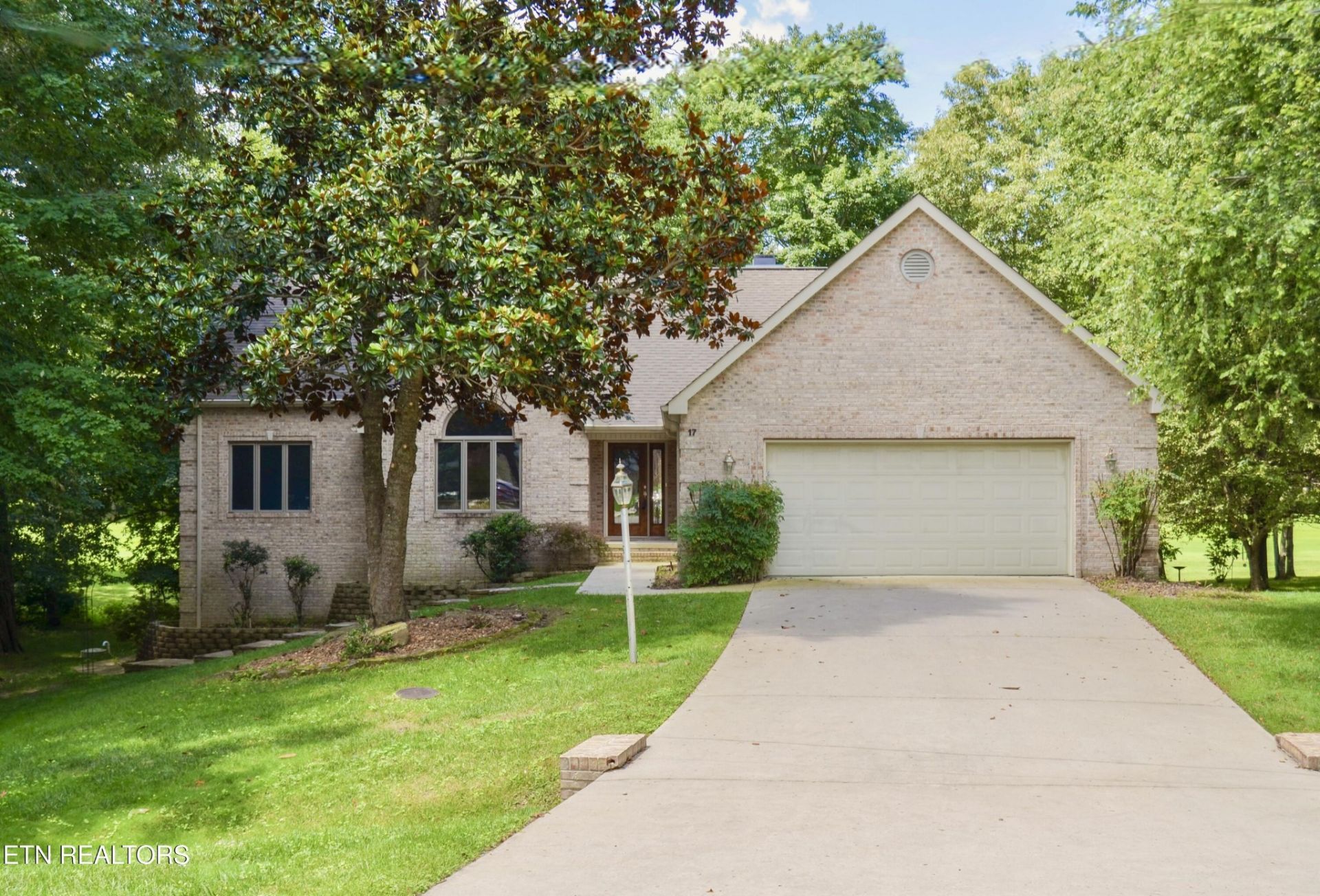 17 Kenwood Court, Crossville, TN 38558 Main Photo