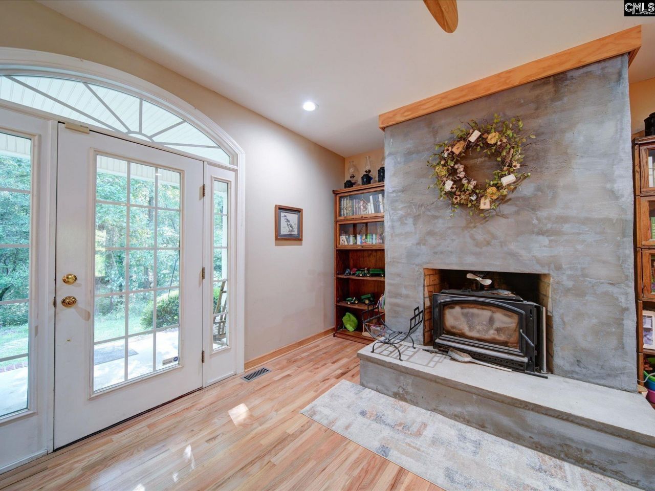 1239 John G Richards Road Photo 6