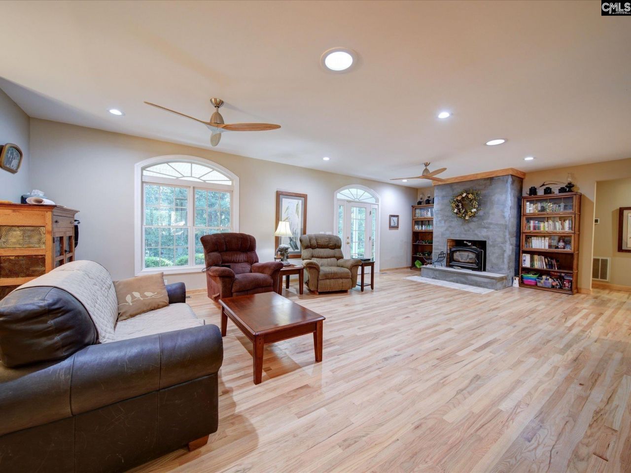 1239 John G Richards Road Photo 8