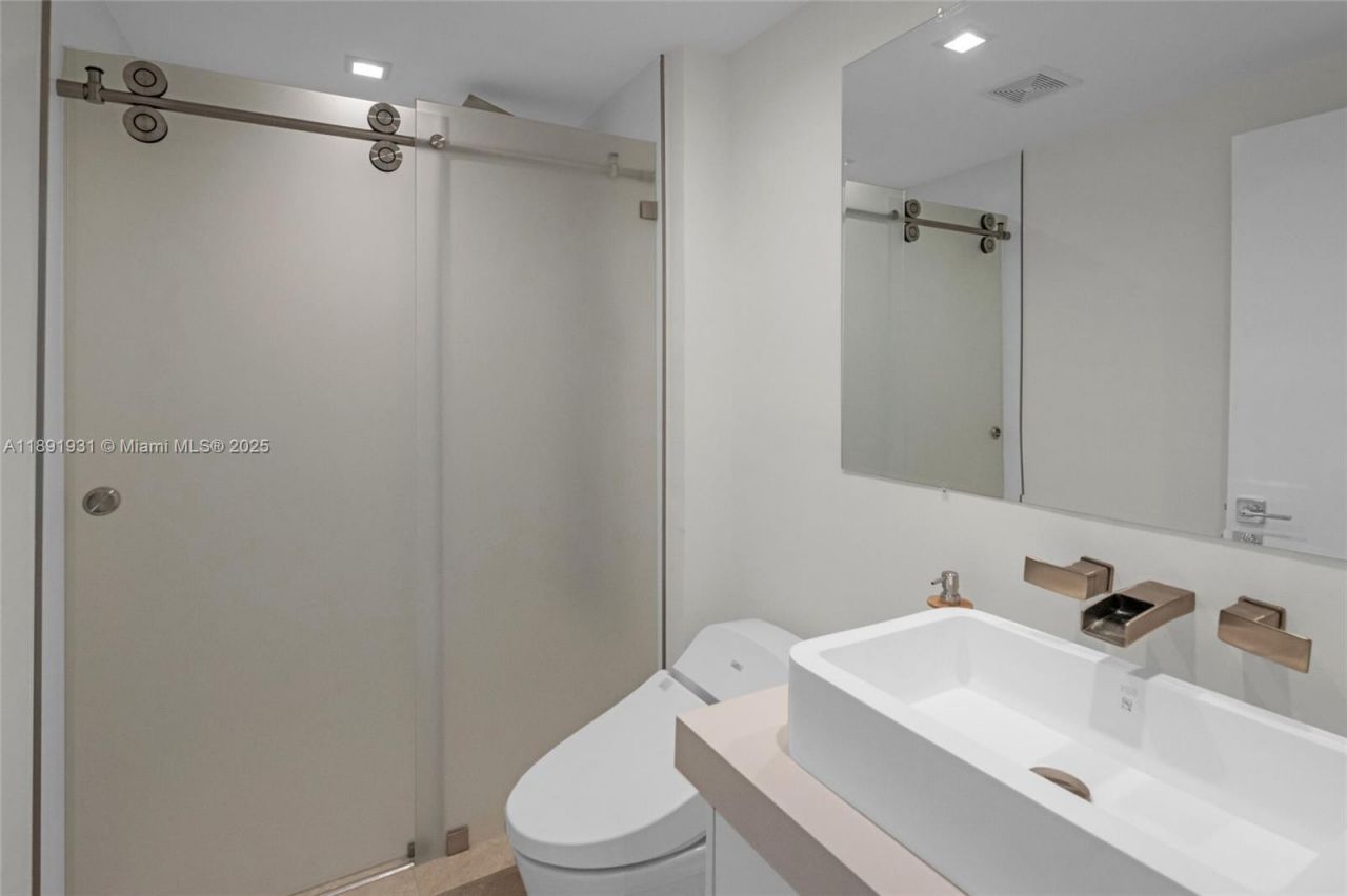 20515 E Country Club Dr, Unit 343, Aventura, FL 33180 Photo