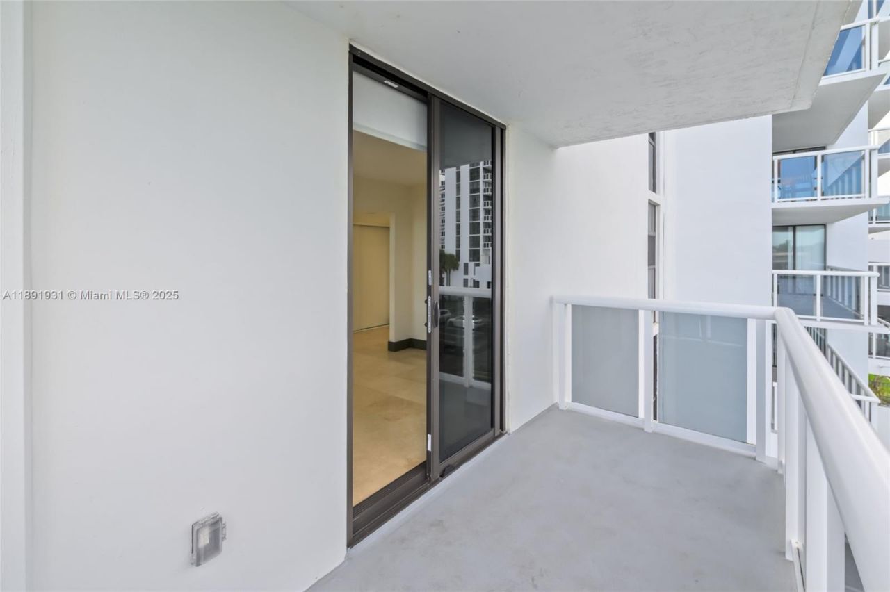 20515 E Country Club Dr, Unit 343, Aventura, FL 33180 Photo