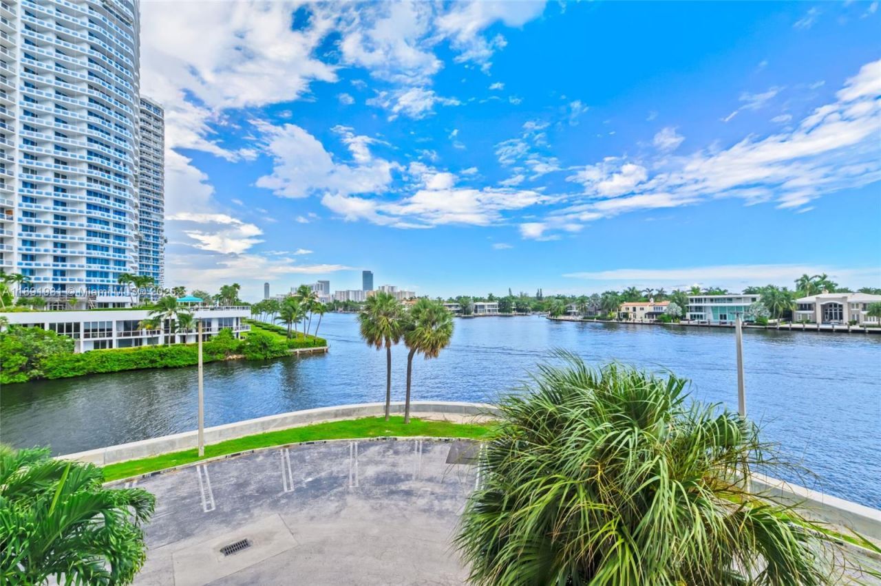 20515 E Country Club Dr, Unit 343, Aventura, FL 33180 Photo