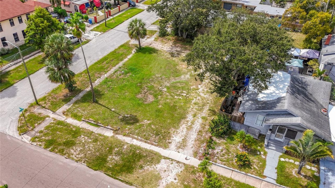 1831 10th Street S, Saint Petersburg, FL 33705 Photo