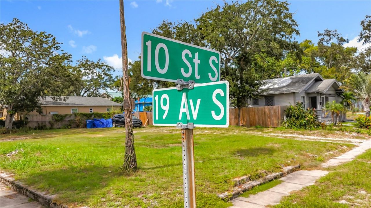 1831 10th Street S, Saint Petersburg, FL 33705 Photo