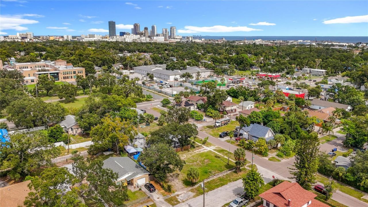 1831 10th Street S, Saint Petersburg, FL 33705 Photo