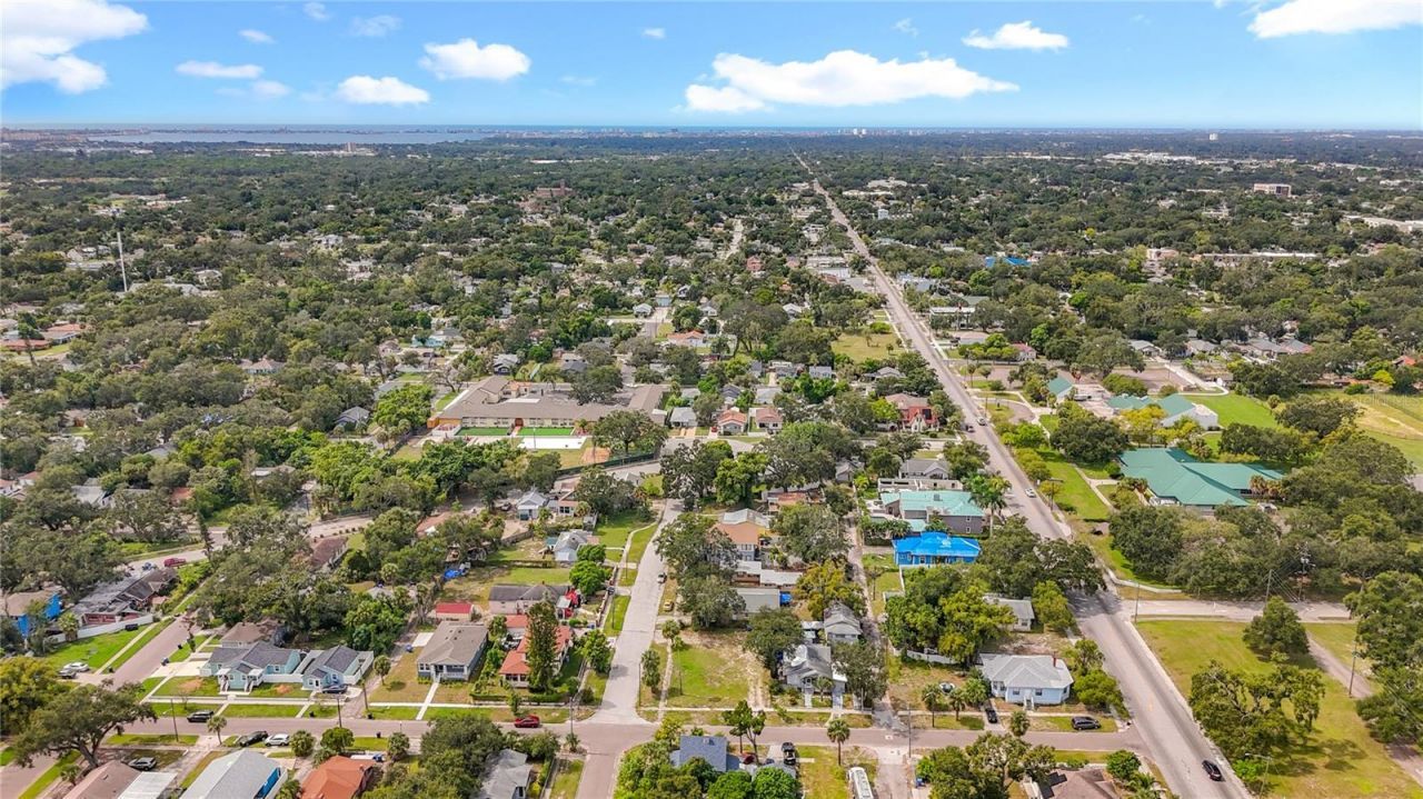 1831 10th Street S, Saint Petersburg, FL 33705 Photo