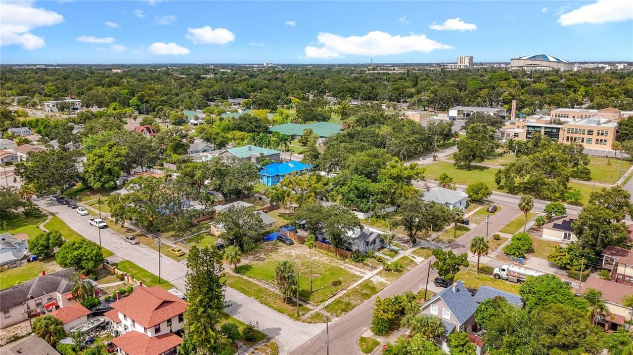 1831 10th Street S, Saint Petersburg, FL 33705 Photo