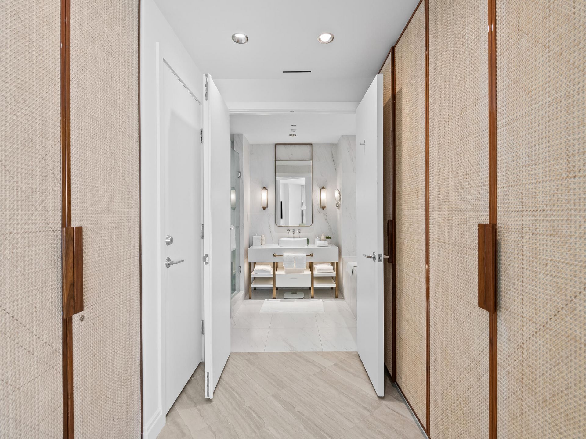 525 N Fort Lauderdale Beach Boulevard, Unit 1505, Fort Lauderdale, FL 33304 Photo