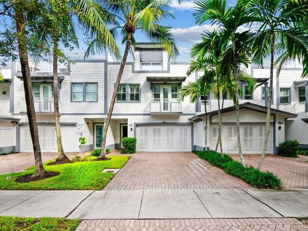 218 NE 15th Ave, Unit 218, Fort Lauderdale, FL 33301