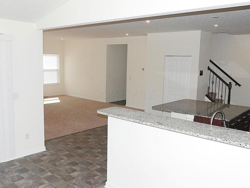 3884 Chickasaw Drive, Grove City, OH 43123 Photo 8