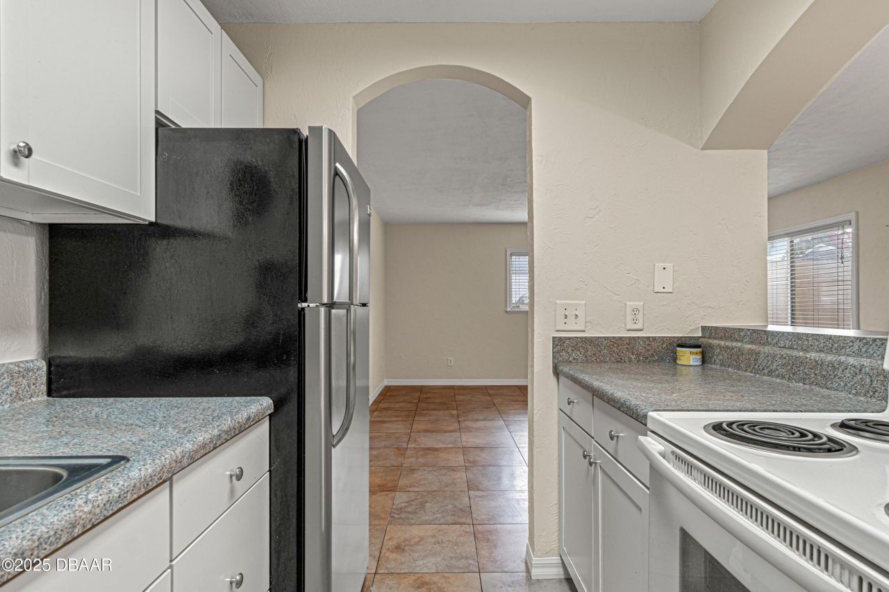 411 N Halifax Avenue, Unit 102, Daytona Beach, FL 32118 Photo