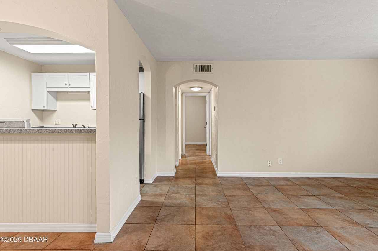 411 N Halifax Avenue, Unit 102, Daytona Beach, FL 32118 Photo
