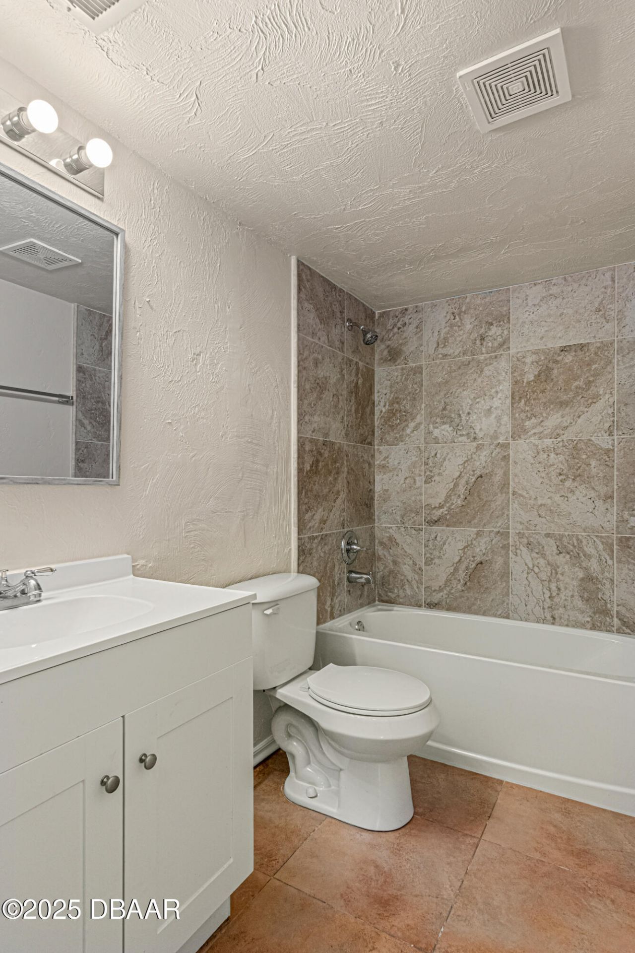 411 N Halifax Avenue, Unit 102, Daytona Beach, FL 32118 Photo