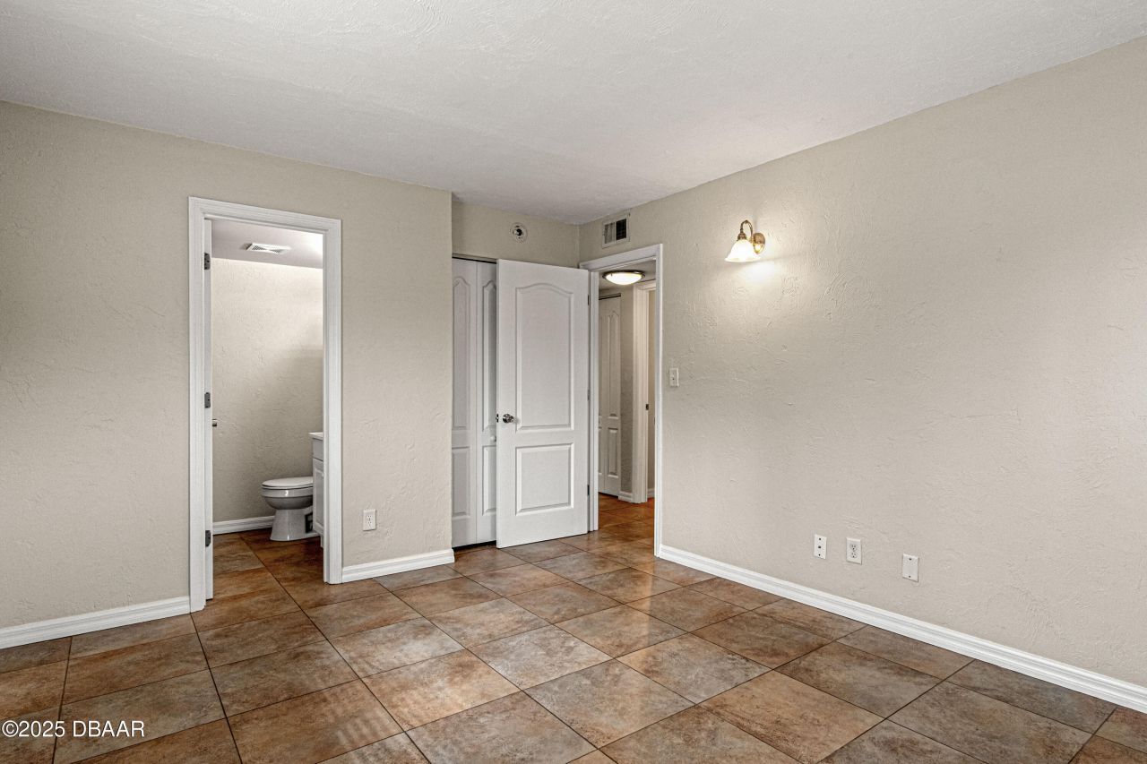 411 N Halifax Avenue, Unit 102, Daytona Beach, FL 32118 Photo