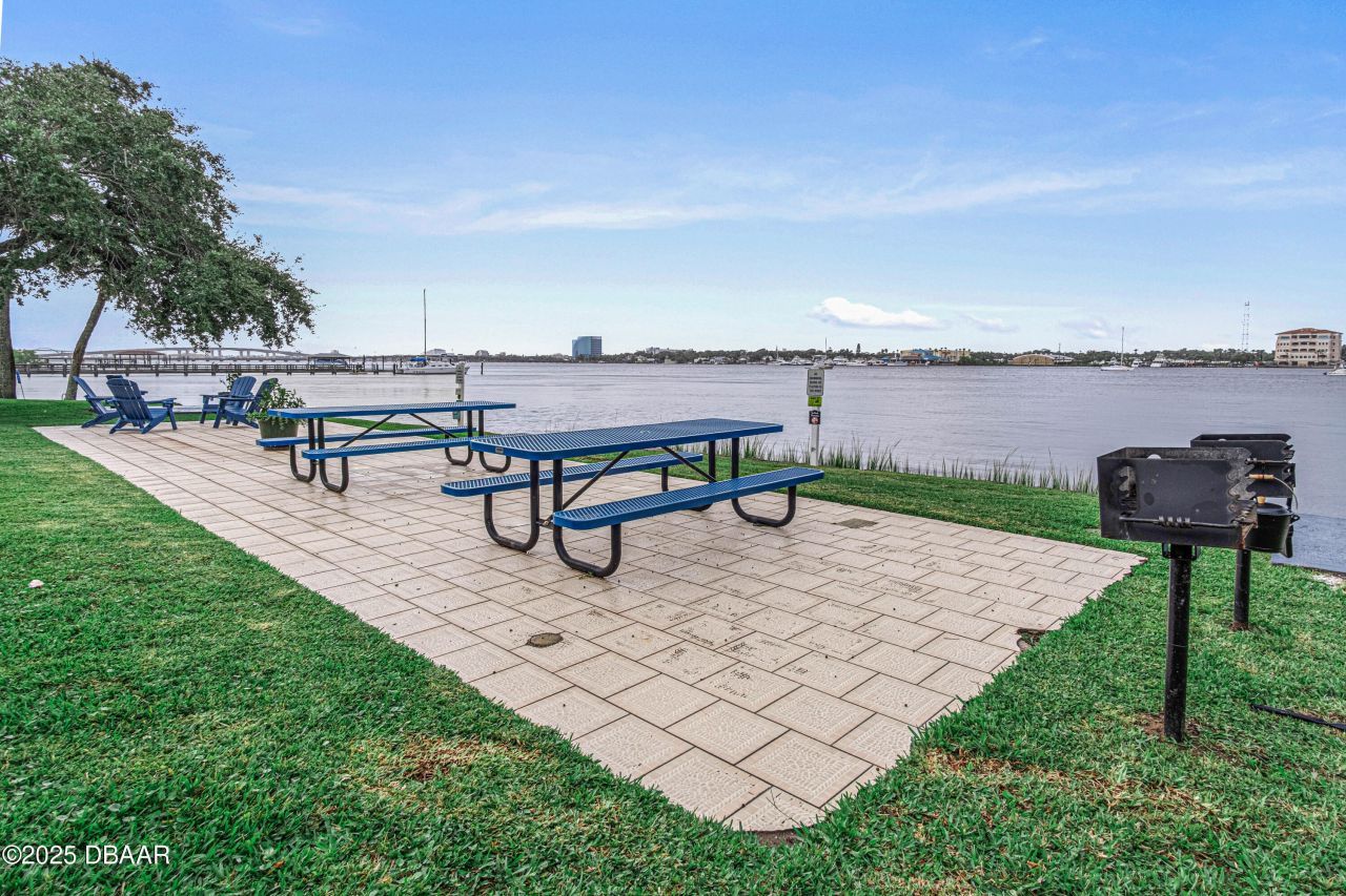 411 N Halifax Avenue, Unit 102, Daytona Beach, FL 32118 Photo