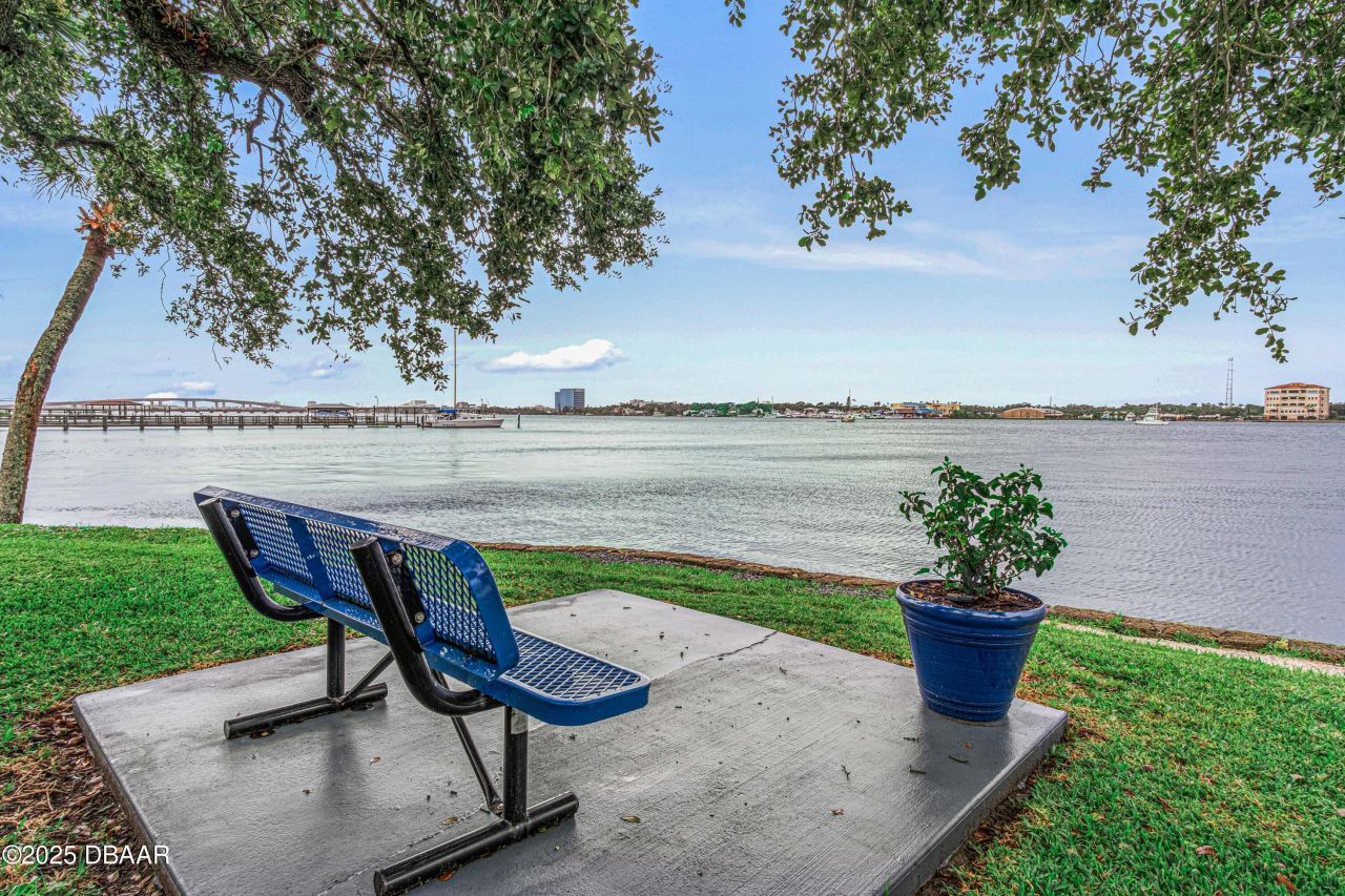 411 N Halifax Avenue, Unit 102, Daytona Beach, FL 32118 Photo