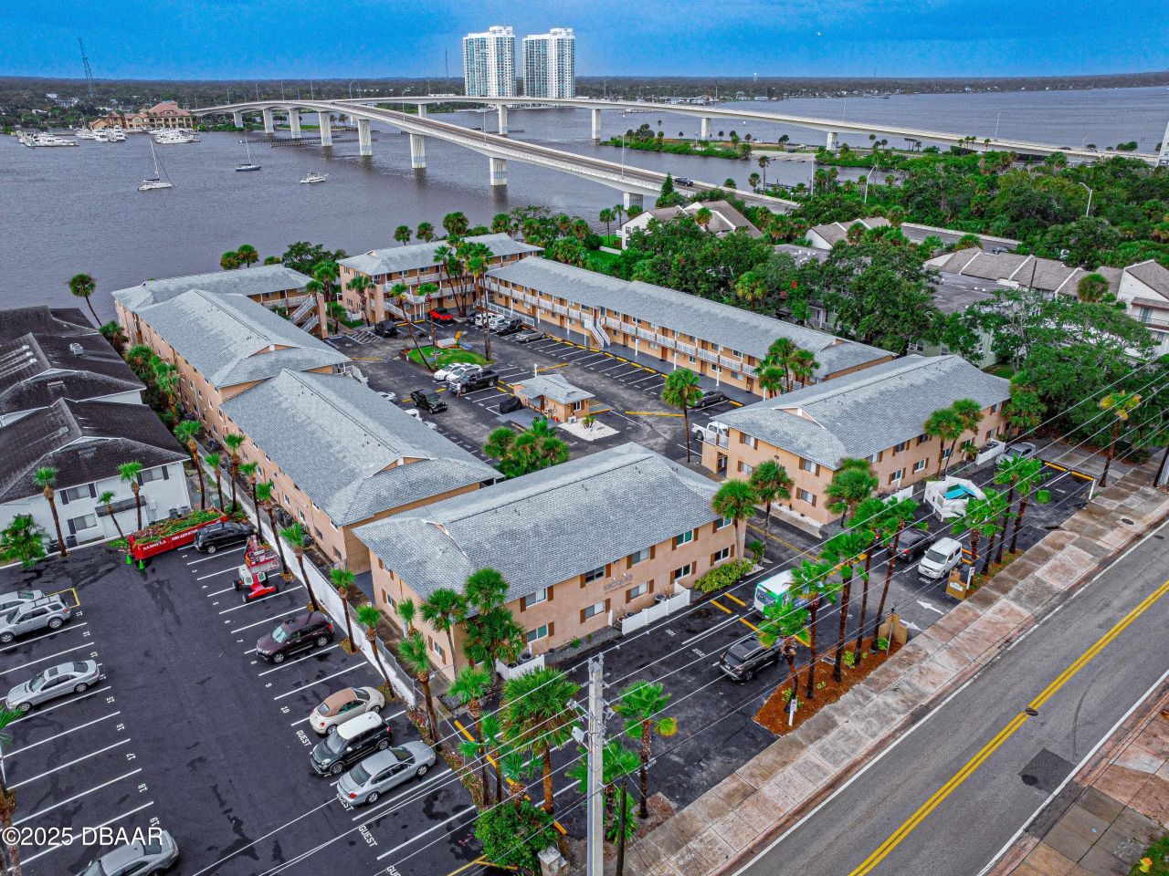 411 N Halifax Avenue, Unit 102, Daytona Beach, FL 32118 Photo