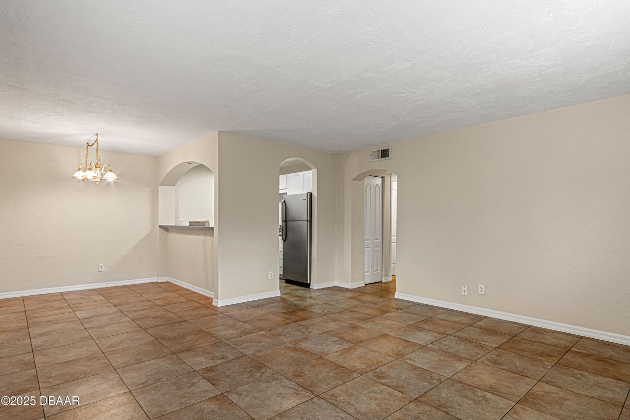 411 N Halifax Avenue, Unit 102, Daytona Beach, FL 32118 Photo