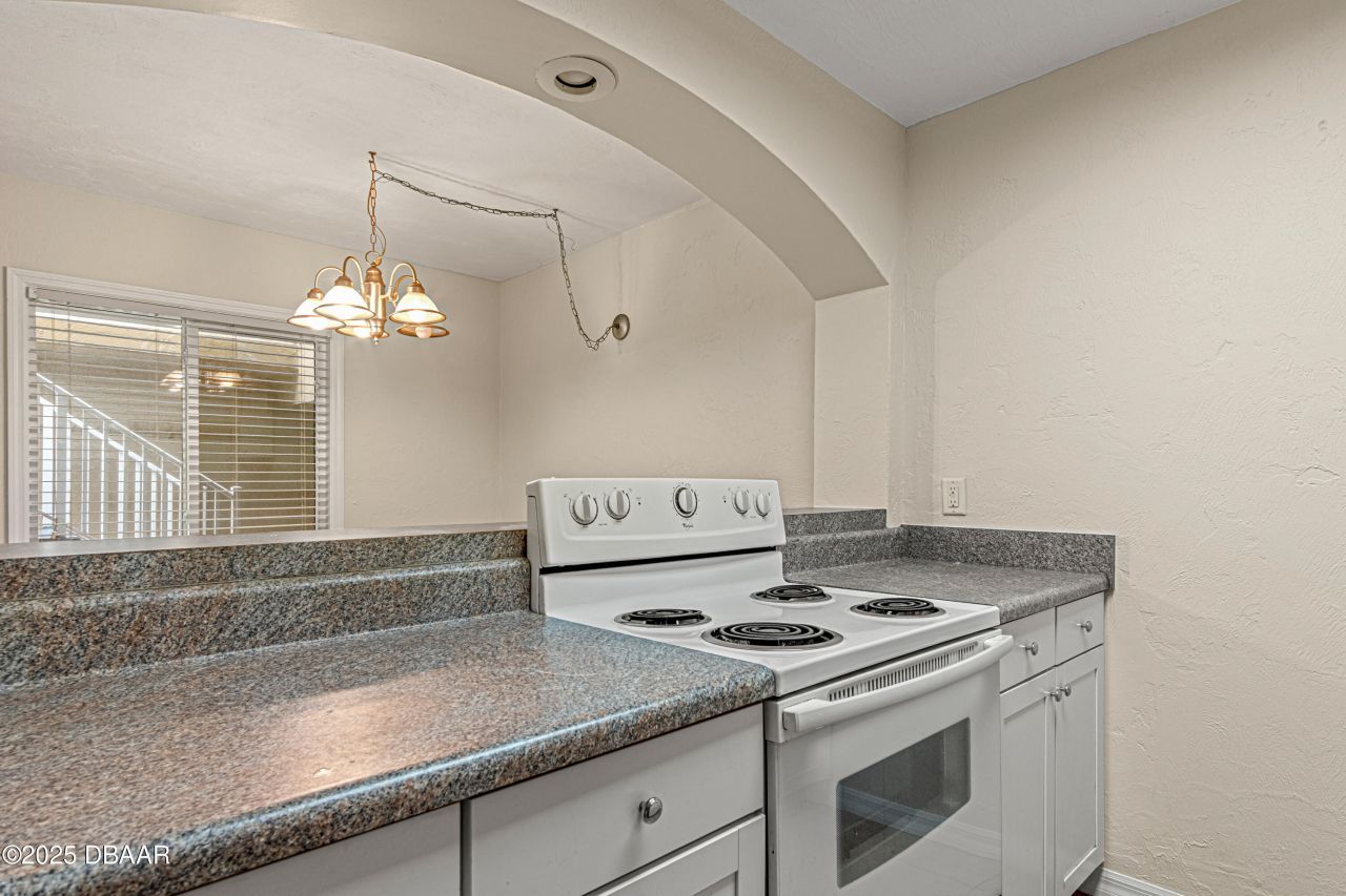411 N Halifax Avenue, Unit 102, Daytona Beach, FL 32118 Photo