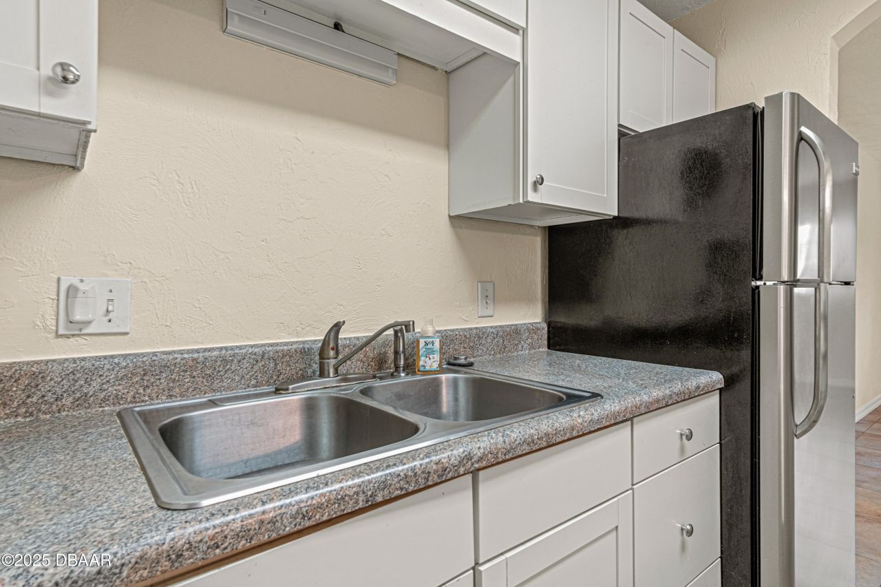 411 N Halifax Avenue, Unit 102, Daytona Beach, FL 32118 Photo