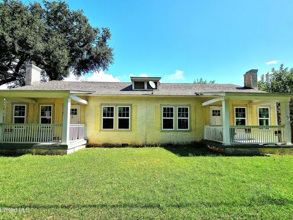 134 Oak Grove Place, Biloxi, MS 39530