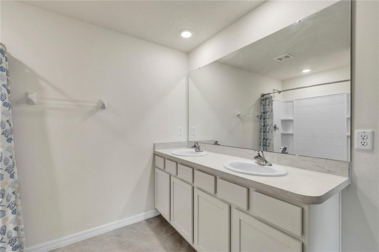 7518 Rosewood Garden Loop, Tampa, FL 33637 Photo