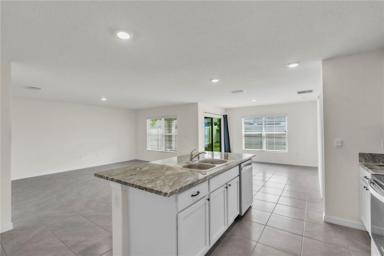7518 Rosewood Garden Loop, Tampa, FL 33637 Photo