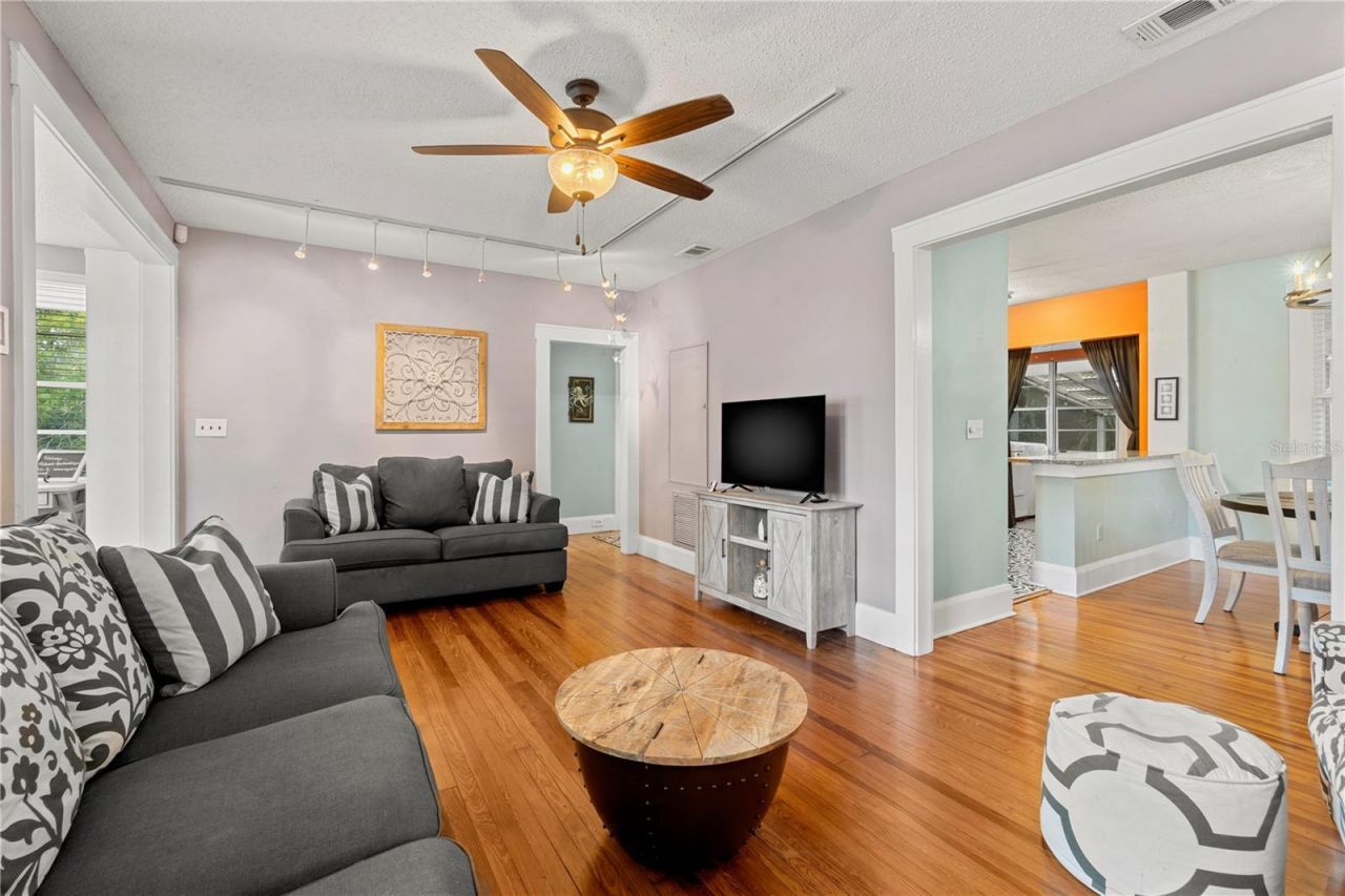 1006 11th Avenue W, Bradenton, FL 34205 Photo