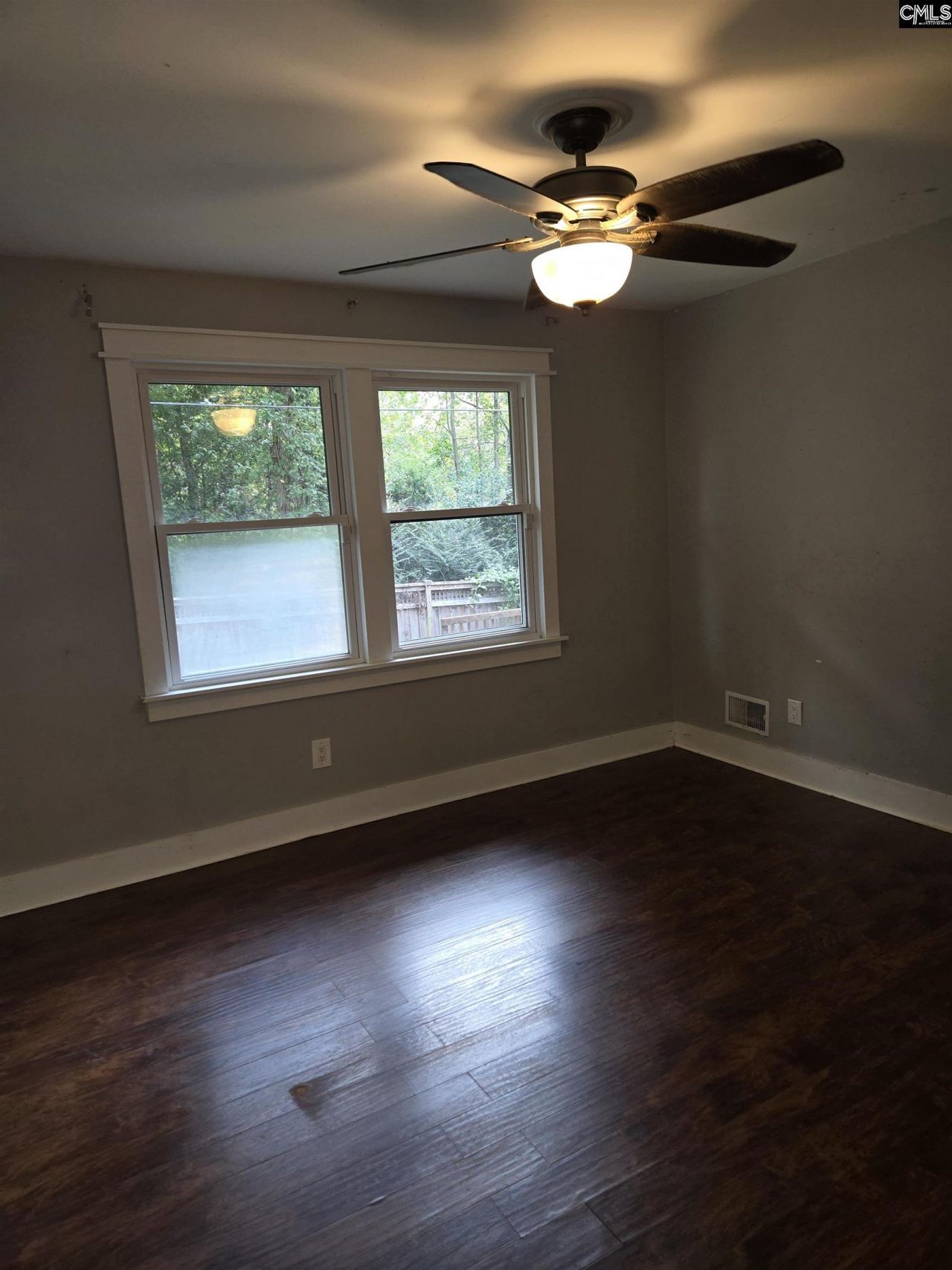 213 Lyndhurst Road Photo 11