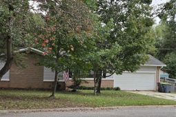 213 Lyndhurst Road photo 4