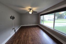 213 Lyndhurst Road photo 4