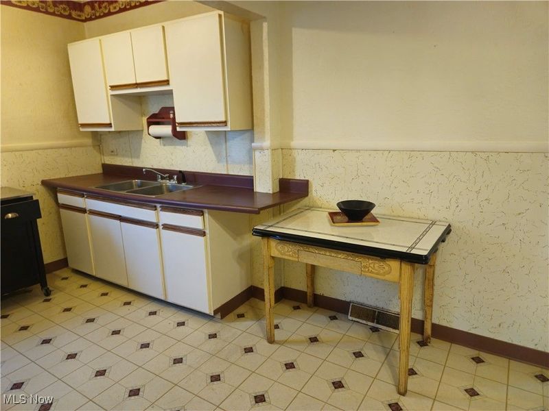 3046 Sackett Avenue, Cleveland, OH 44109 Photo 14