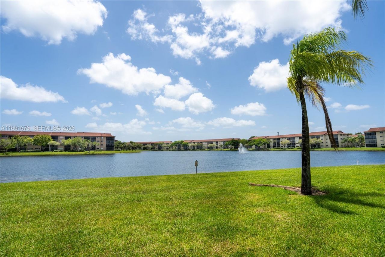 13700 SW 11th St, Unit 309A, Pembroke Pines, FL 33027 Photo