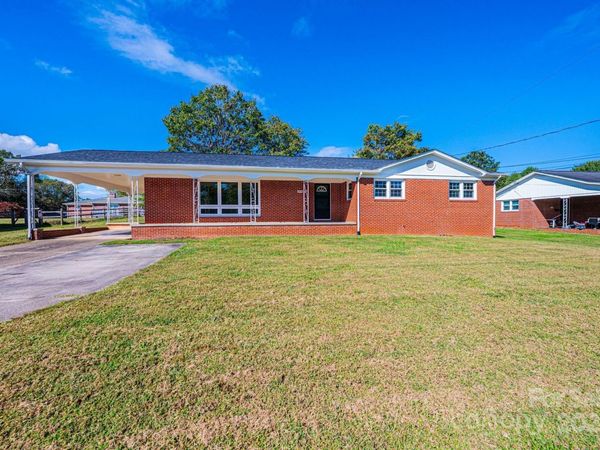 808 Church Street NW, Valdese, NC 28690