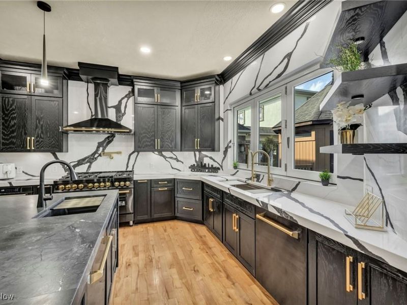 10640 Bayshire Trail, Kirtland, OH 44094 Photo 5