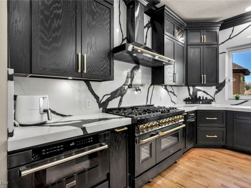 10640 Bayshire Trail, Kirtland, OH 44094 Photo 6