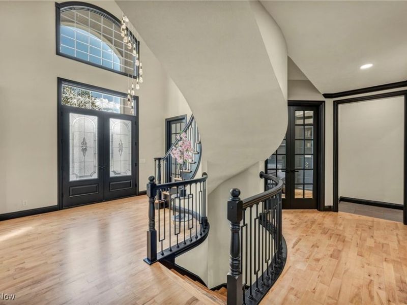 10640 Bayshire Trail, Kirtland, OH 44094 Photo 8