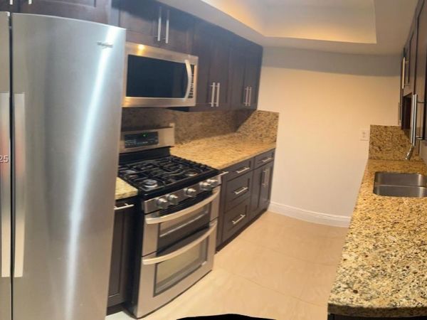18101 NW 68th Ave, Unit D207, Hialeah, FL 33015