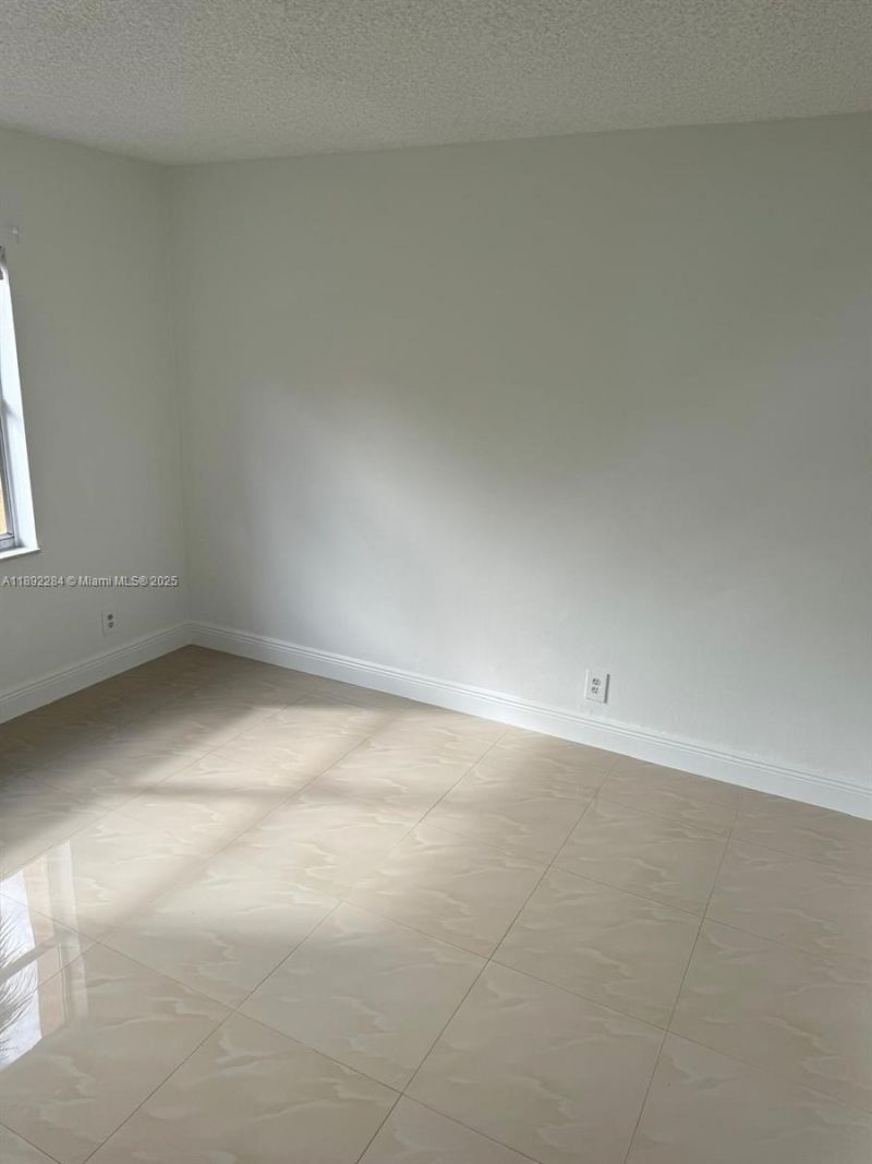 18101 NW 68th Ave, Unit D207, Hialeah, FL 33015 Photo