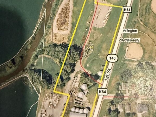 47 1st St N, Moville, IA 51039