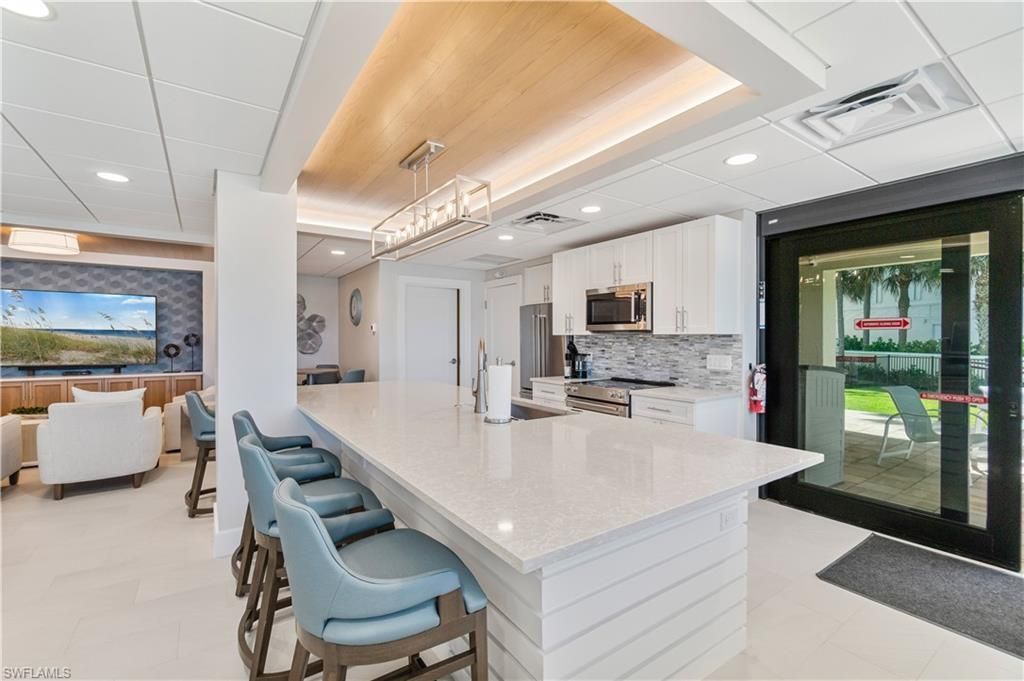 3399 Gulf Shore Blvd N, Unit PH-South, Naples, FL 34103 Photo