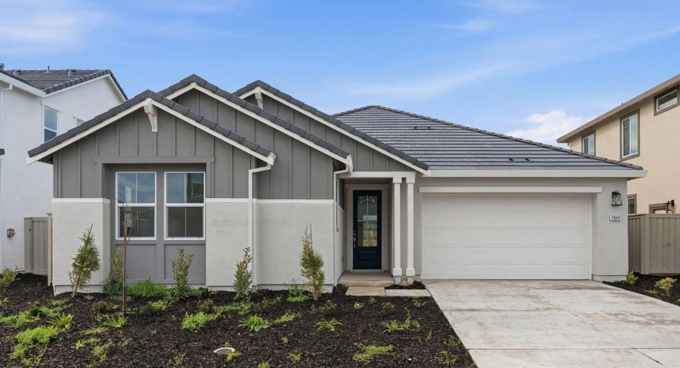 2040 Lazy Day Ln, Roseville, CA 95747 Photo