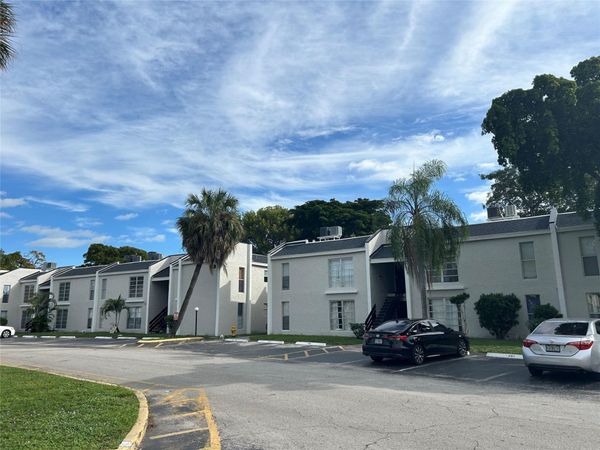 4463 Treehouse Lane, Unit H, Tamarac, FL 33319