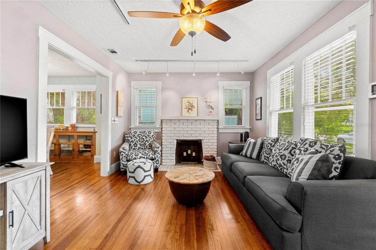 1006 11th Avenue W, Bradenton, FL 34205 Photo