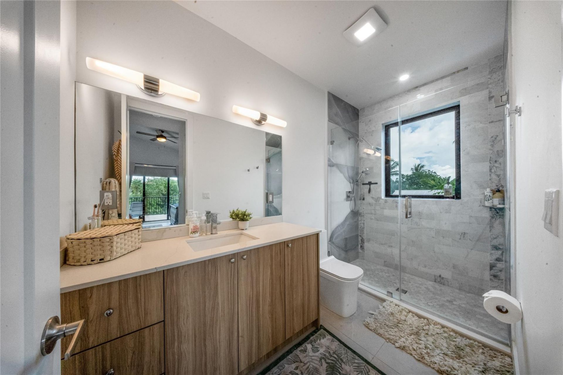 239 W Seaview Drive, Duck Key, FL 33050 Photo