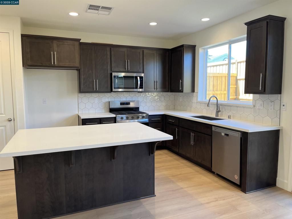 4732 4732 Opus Circle, Fairfield, CA 94534 Main Photo