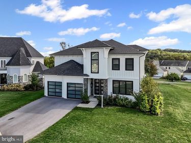 3013 MORNING THISTLE COURT, EAST PETERSBURG, PA 17520