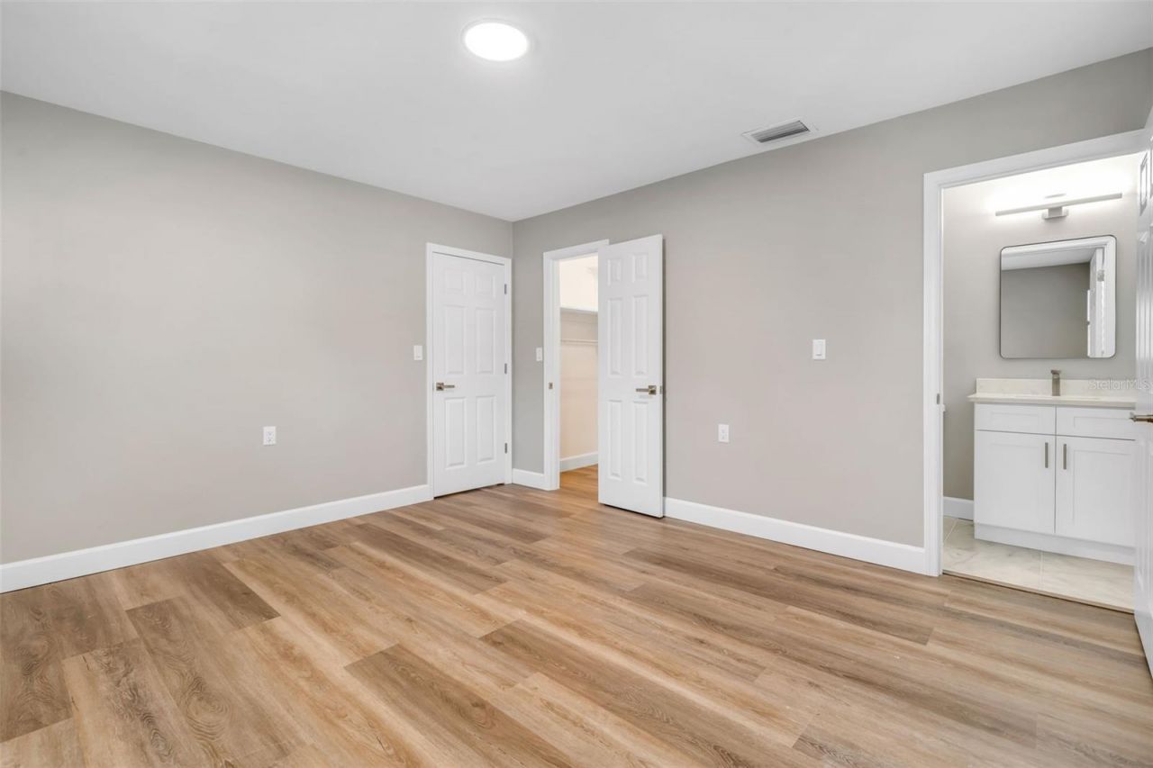 216 S Shore Crest Drive, Tampa, FL 33609 Photo