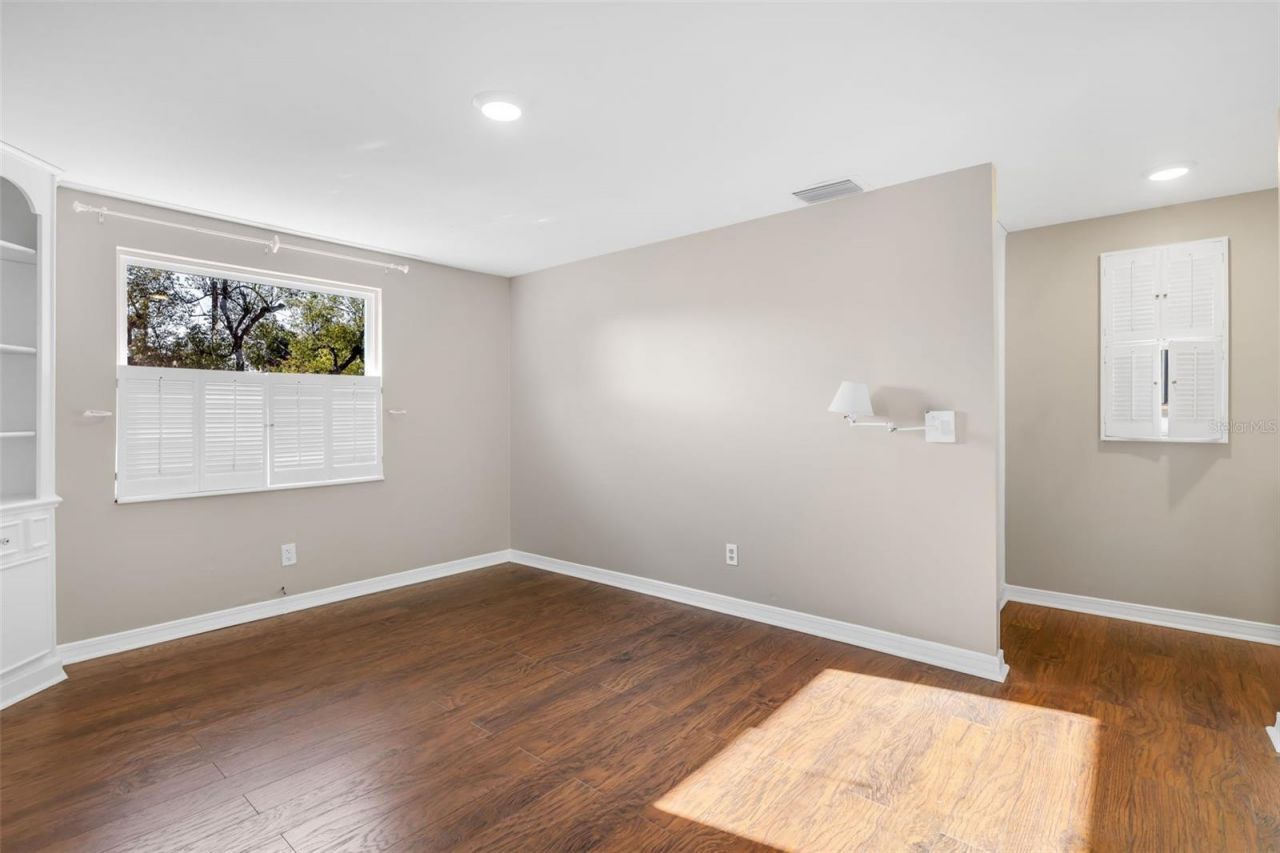 216 S Shore Crest Drive, Tampa, FL 33609 Photo